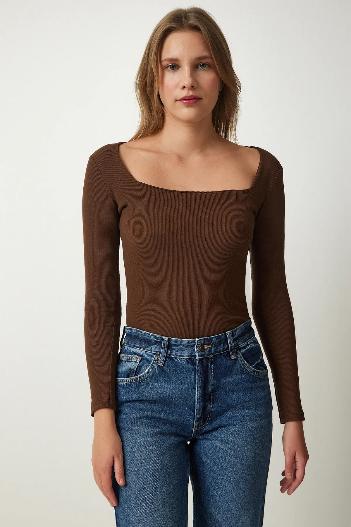 Happiness İstanbul  Braune Cord-Strickbluse mit quadratischem Ausschnitt für Damen GT00052