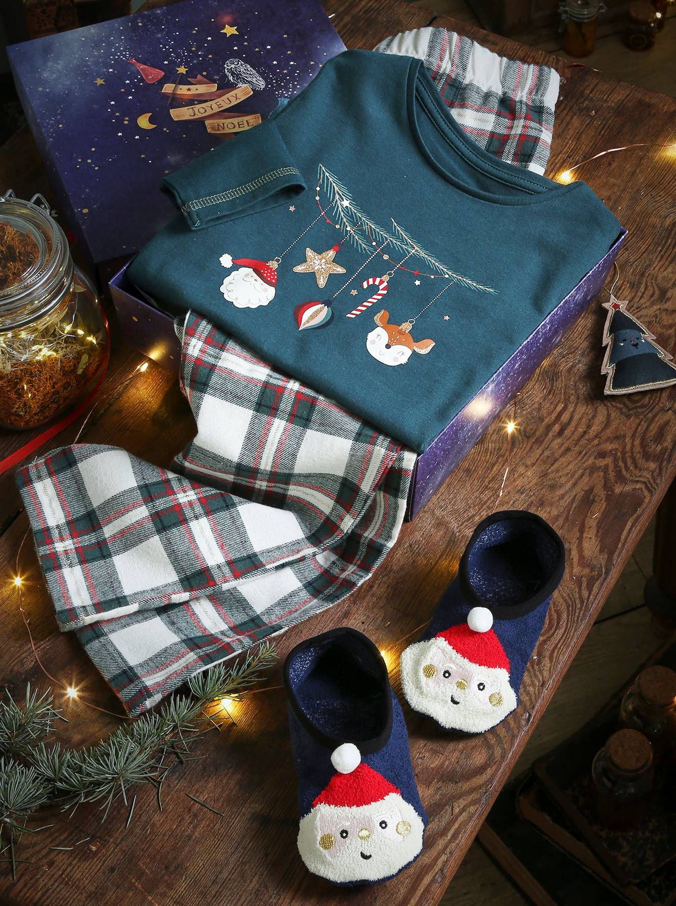 Coffret Noël pyjama + chaussettes fille vert sapin