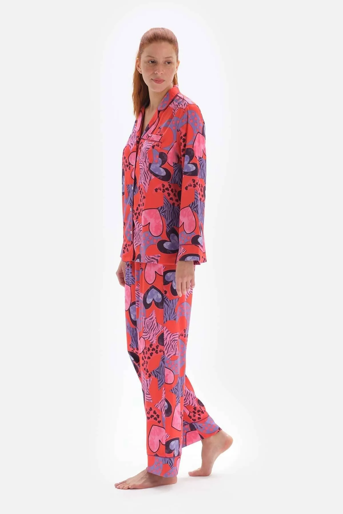 Dagi  Pyjamaoberteil aus Satin mit Hemdkragen und Granatapfelblütenmuster