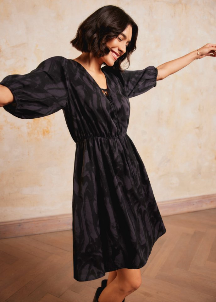 gemustertes Kleid