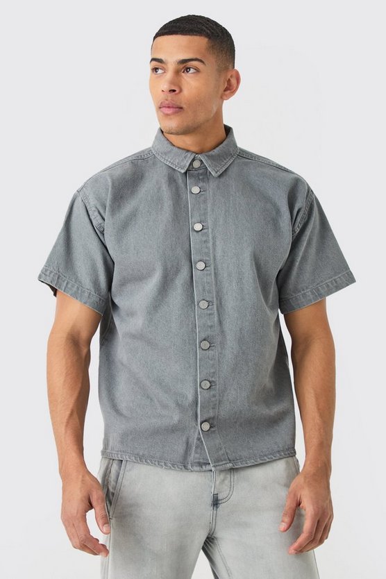 Kurzärmliges kastiges Jeanshemd