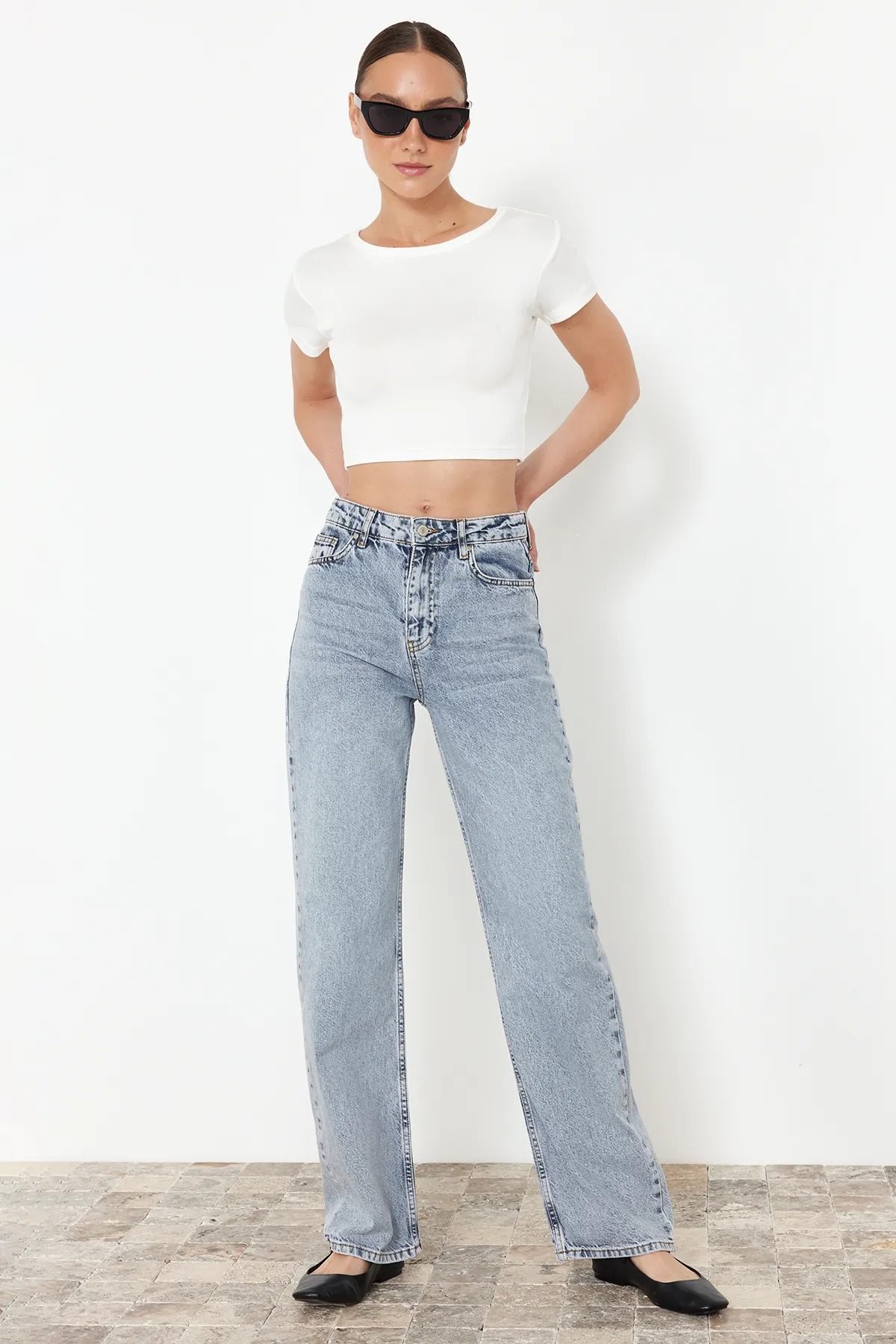 Trendyol Collection  Blaue Jeans mit hoher Taille und weitem Bein TWOAW22JE0249