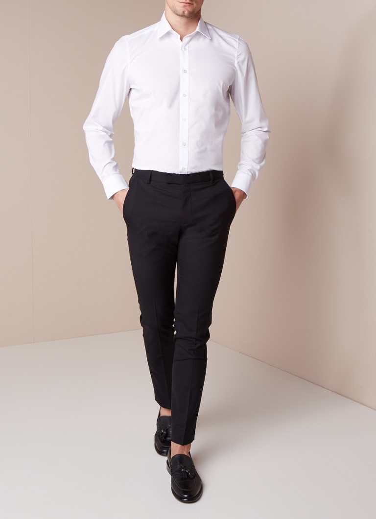 Tricou Olymp Body Fit, flexibil și rezistent la șifonare.