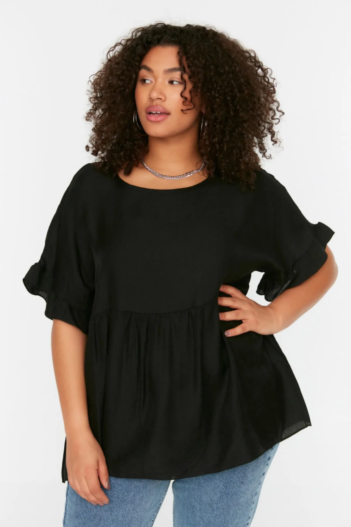 Trendyol Curve  Schwarze gewebte Volantbluse TBBSS22AF0002