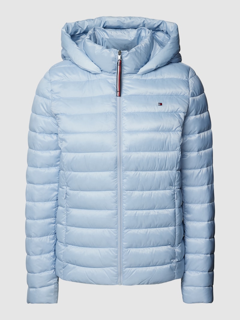 Steppjacke mit Kapuze und Label-Stitching in hellblau