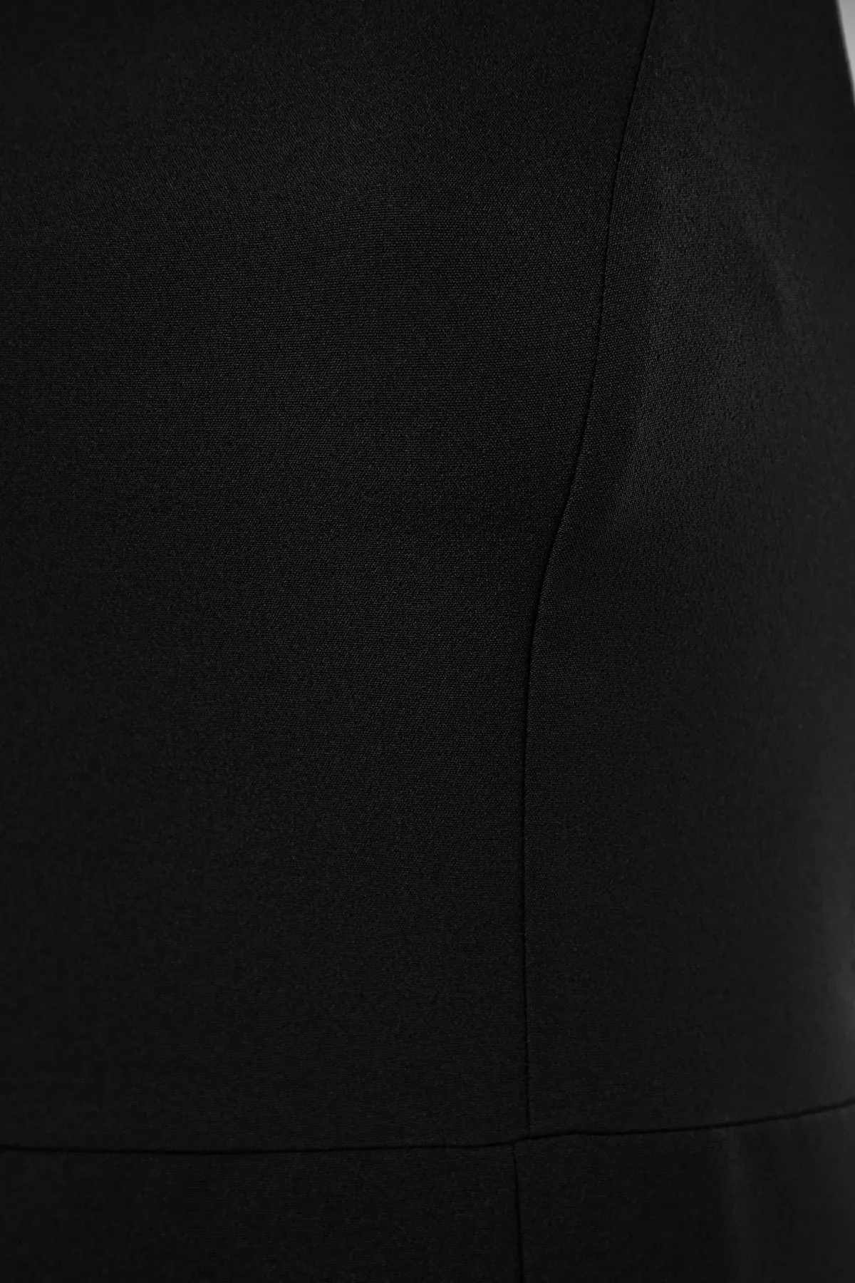 Trendyol Collection  Schwarzes, figurbetontes, gewebtes Midi-Kleid mit Trägerkragen und detailliertem Webmuster TWOSS23EL00622