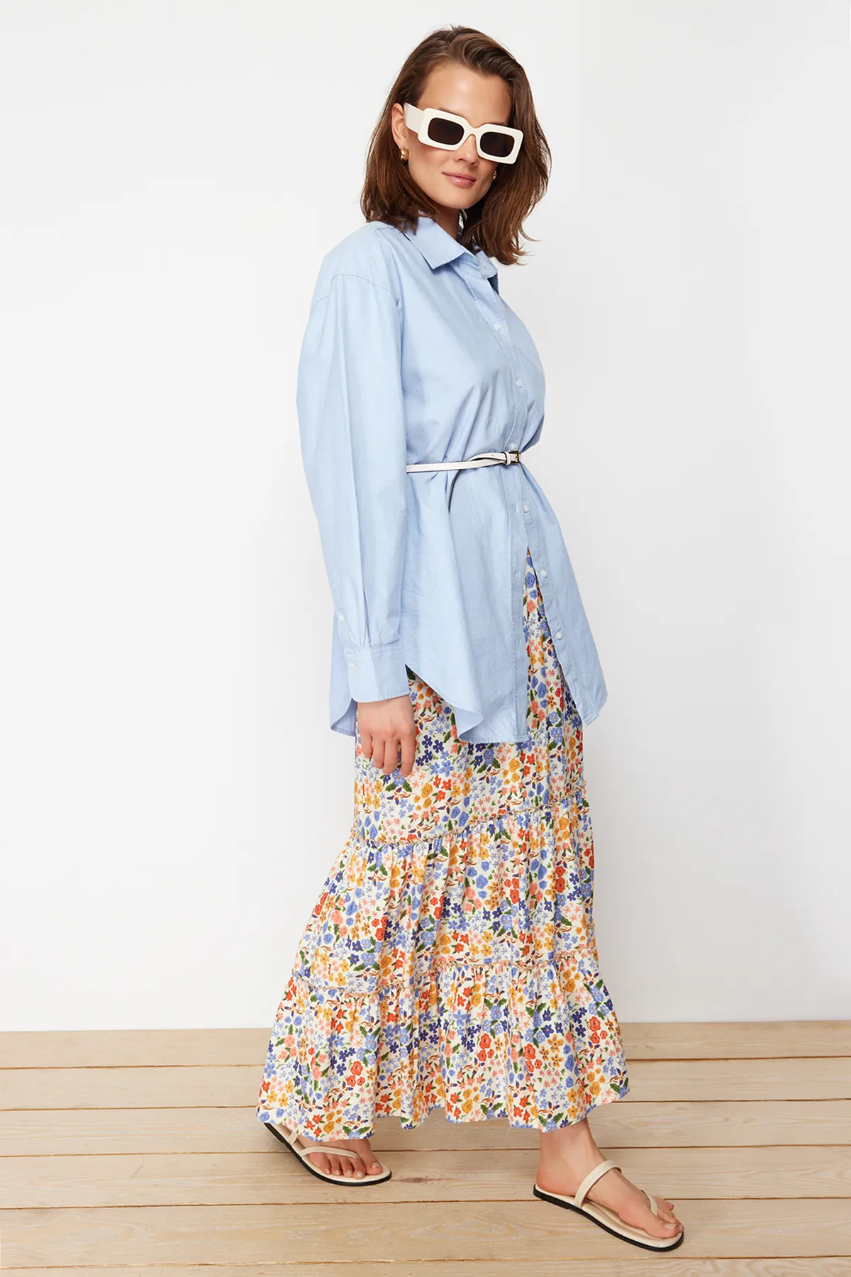 Trendyol Modest  Ecrufarbener gewebter Rock mit Blumenmuster TCTSS22EE00000