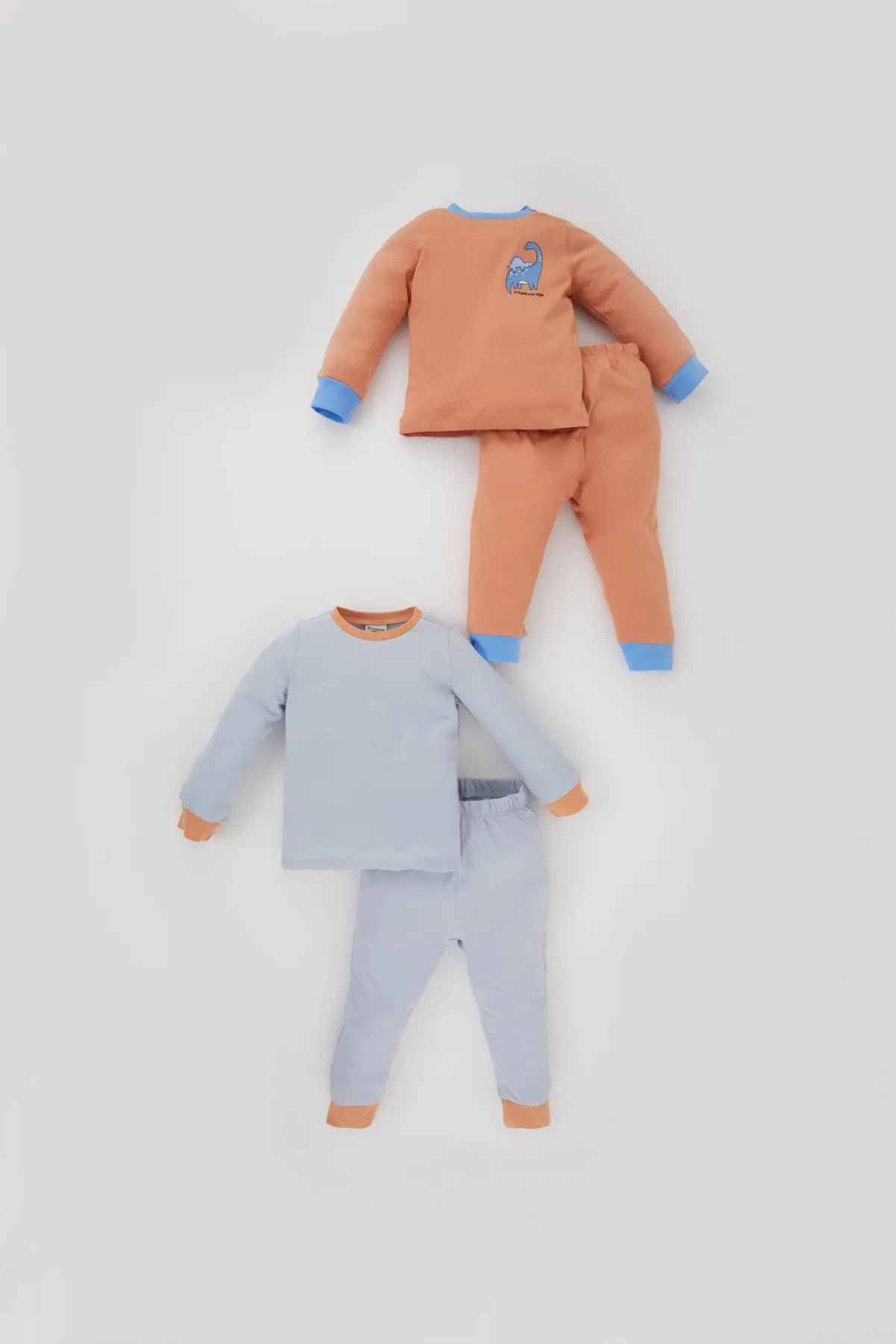 DeFacto  4-teiliges Pyjama-Set aus langärmliger gekämmter Baumwolle mit Dinosaurier-Aufdruck für Babys