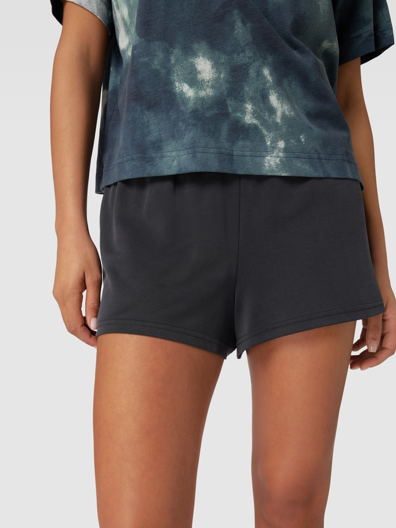 Sweatshorts mit elastischem Bund in schwarz