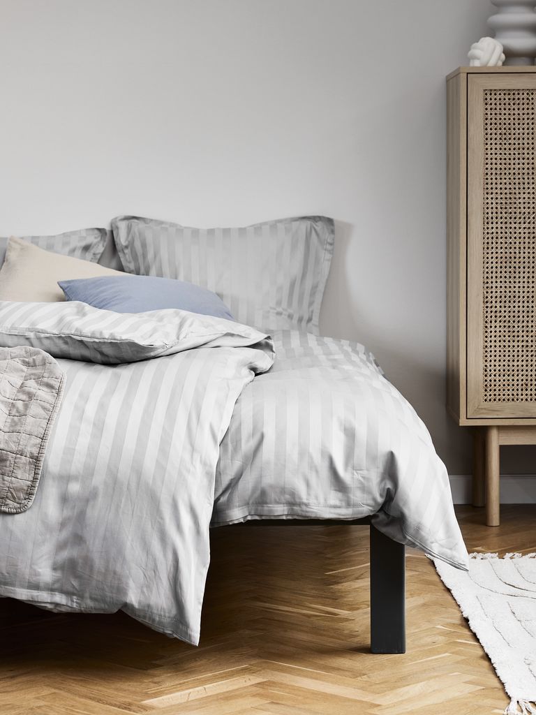 NELL Gold NELL Satin-Bettwäscheset 140x200 hellgrau