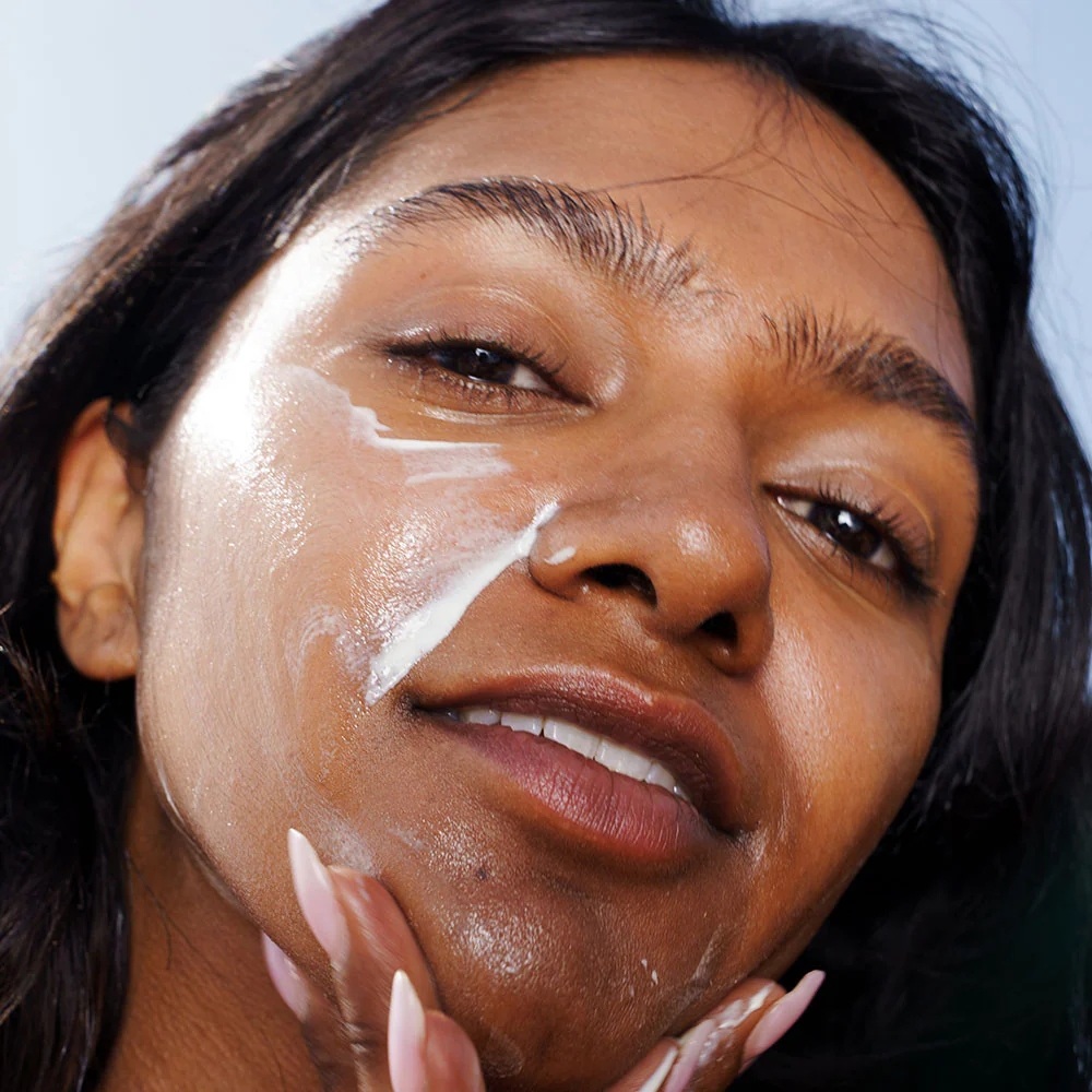 Viso Milky Serum SPF 50 - Visoko zaščitna krema za sončenje za obraz.