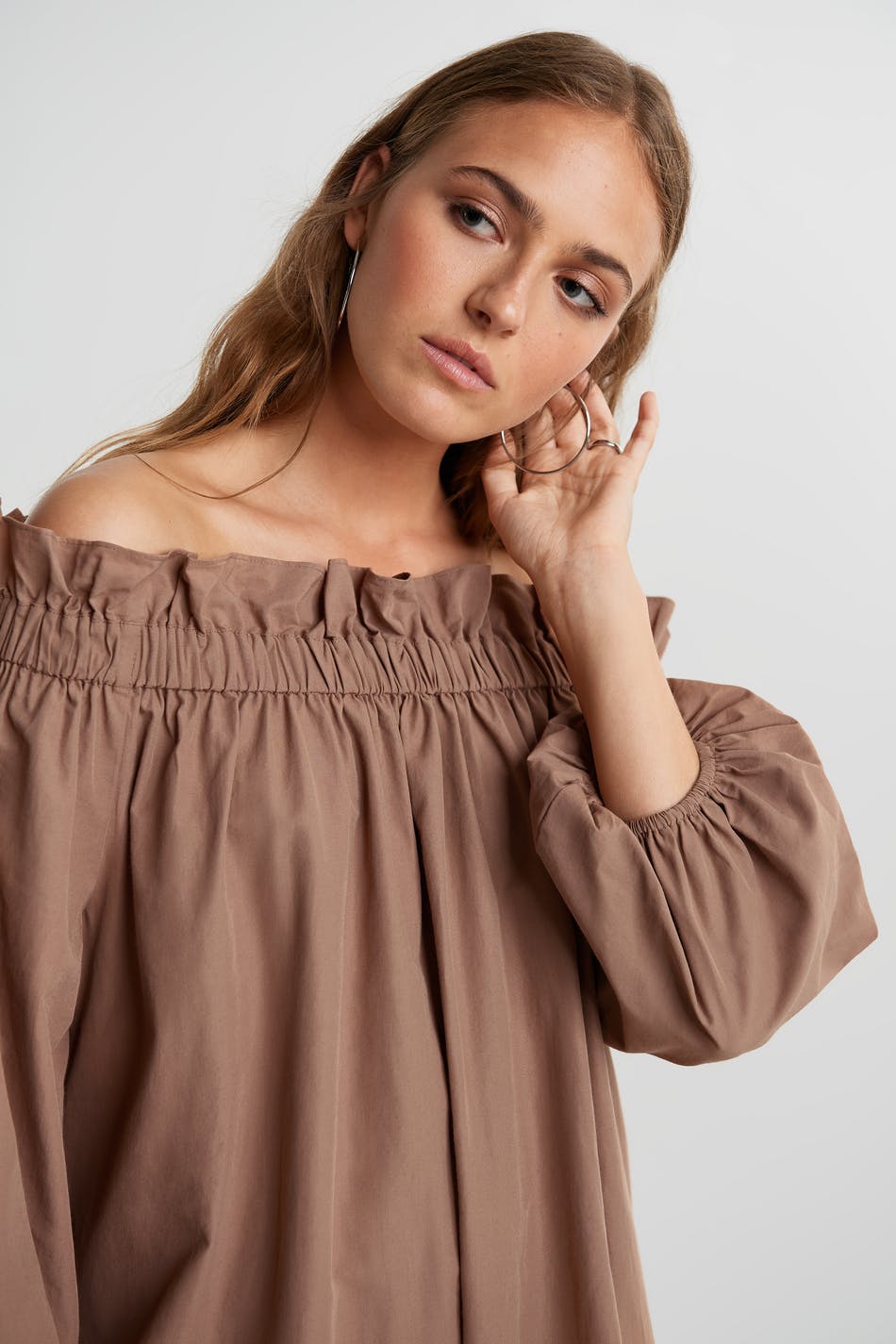 Kamila off shoulder tunic