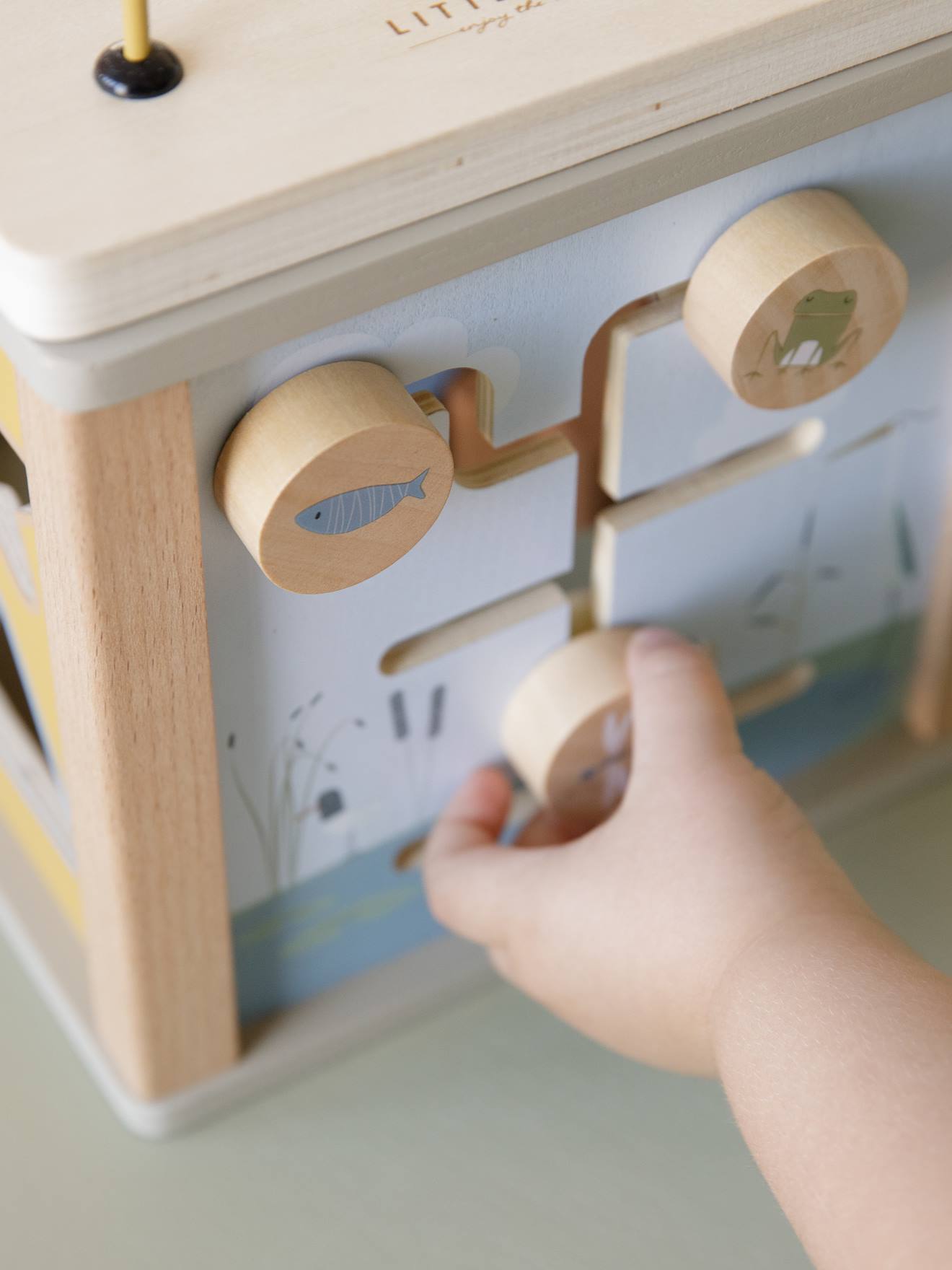 Cube d'Activités en Bois