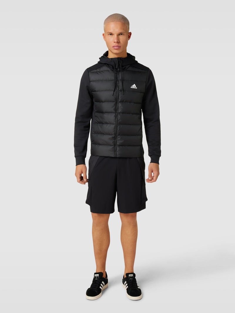 Daunenjacke mit Label-Print in schwarz