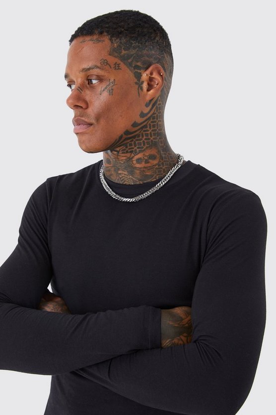Langärmliges Muscle-Fit T-Shirt