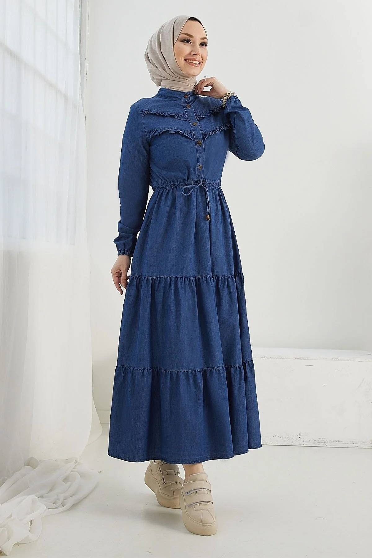 InStyle  Rüschendetailliertes Jeanskleid – Dunkelblau