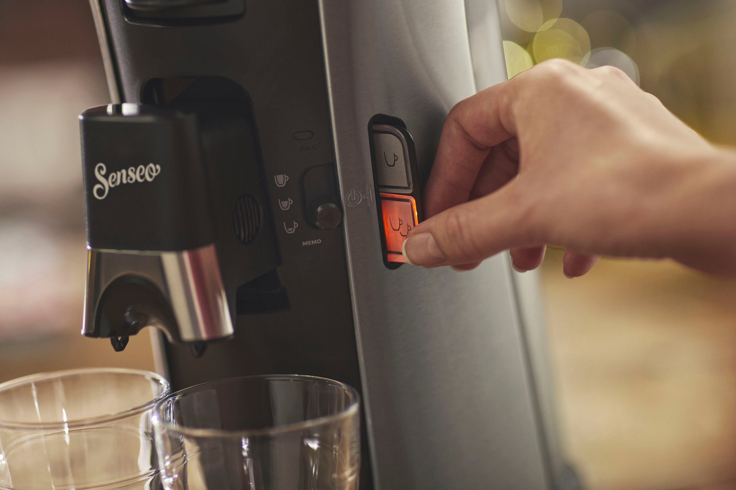 Philips Senseo Kaffeepadmaschine Select CSA250/10, aus 21% recyceltem Plastik, +3 Kaffeespezialitäten, Memo-Funktion, inkl. Gratis-Zugaben im Wert von € 14,- UVP