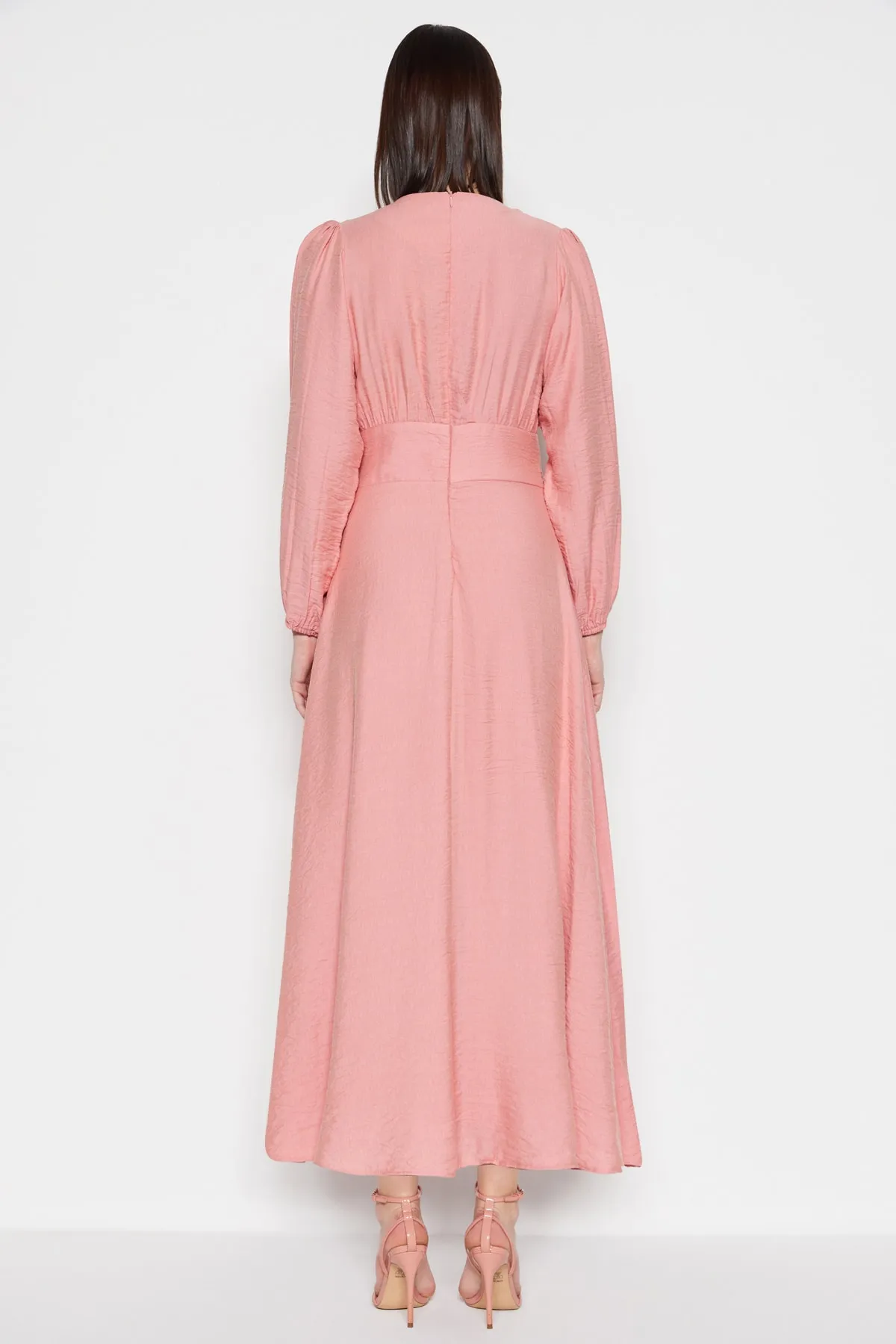 Trendyol Modest  Hellrosa gewebtes Kleid mit Taillen- und Raffdetails TCTSS23EB00138
