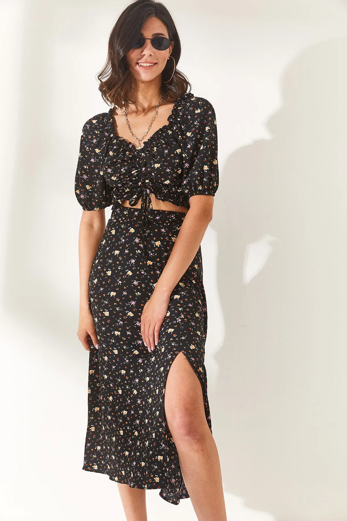 Olalook  Damen Blumenmuster Schwarzes Oberteil Bluse Unterteil Schlitz Rock Set TKM-19000188