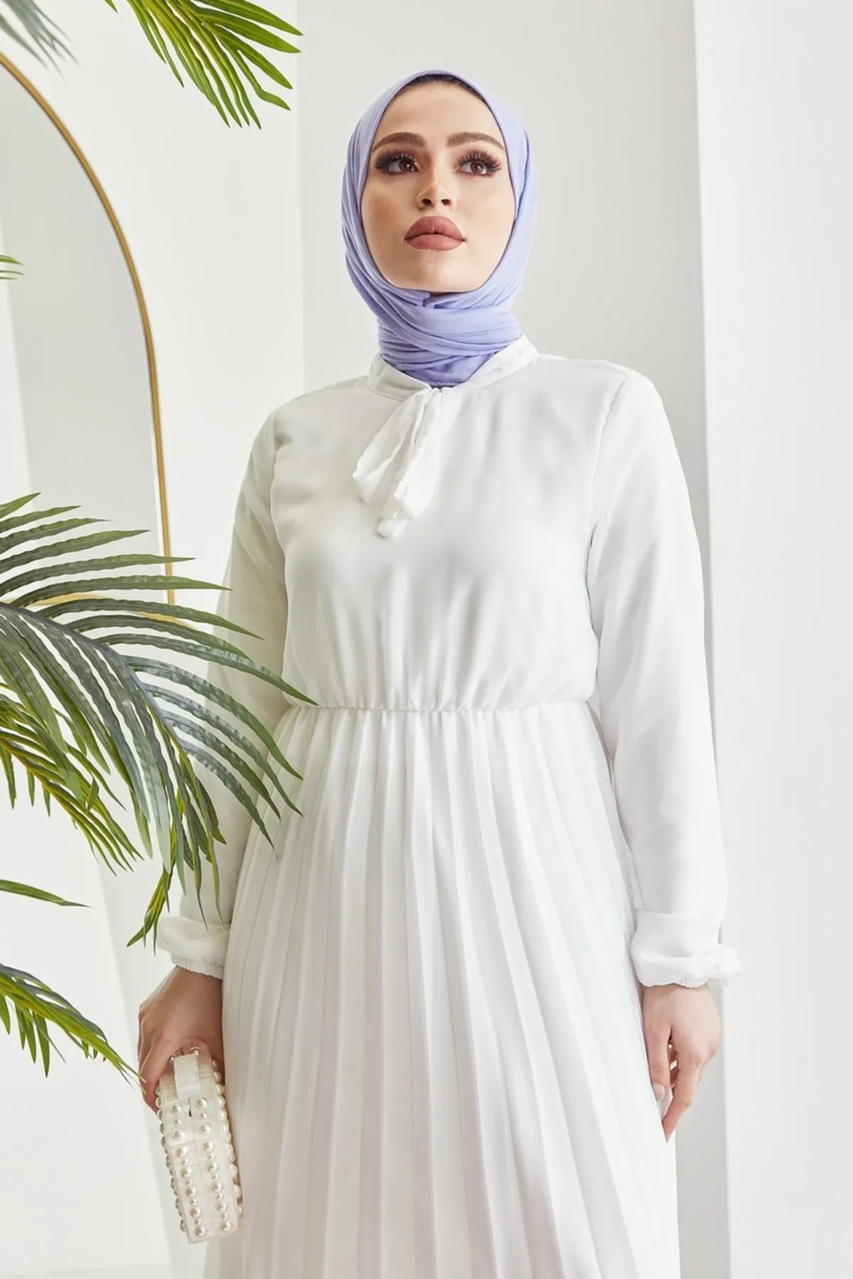 InStyle  Plissiertes Limelda-Chiffon-Hijab-Kleid – Weiß