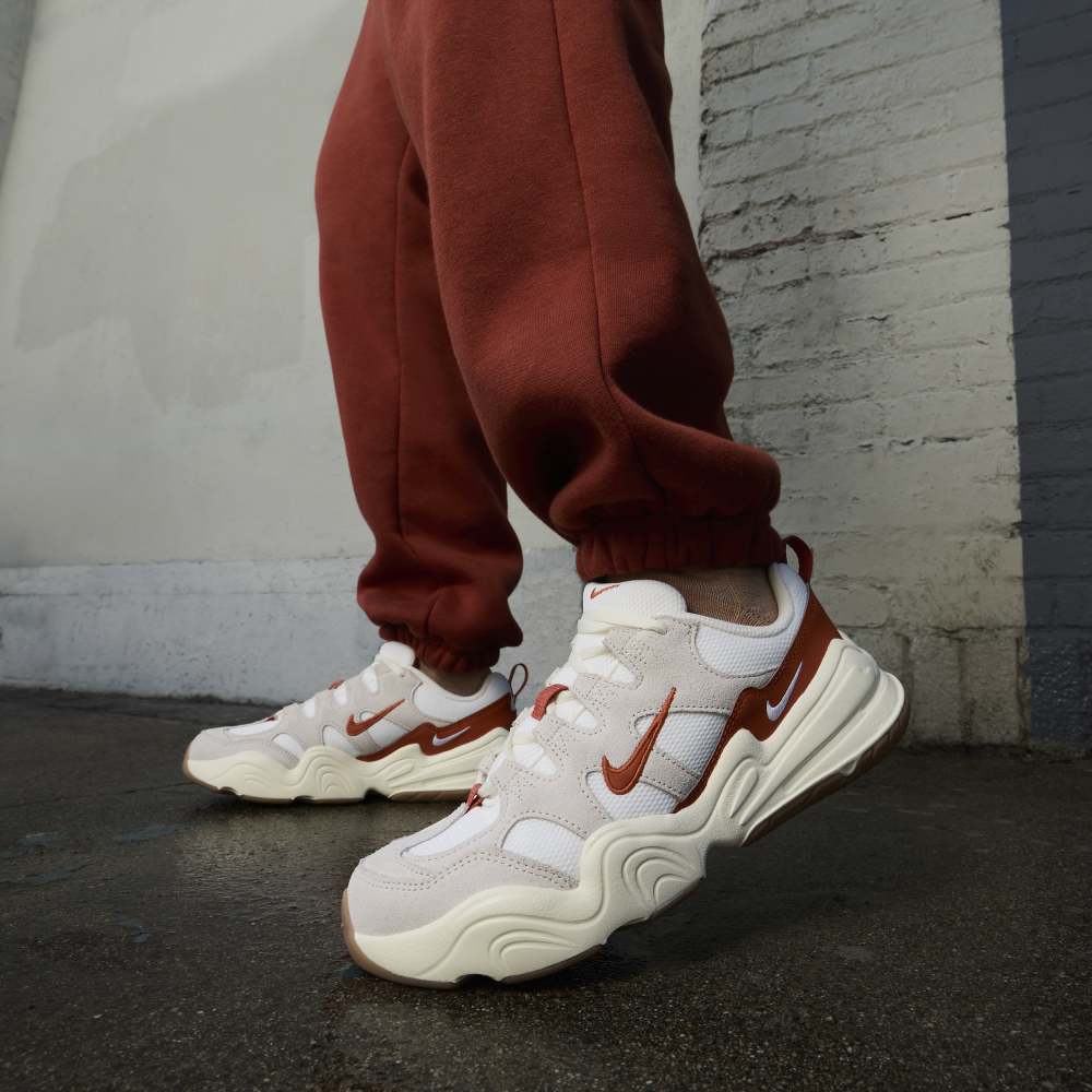 Nike Tech Hera FQ8107-133 / weiss