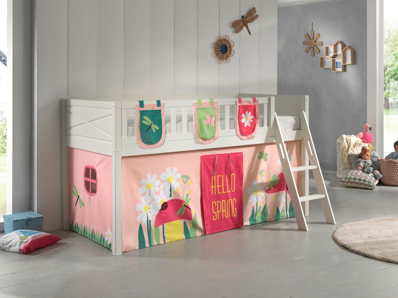 VIPACK Spielbett SCOTT, LF 90 x 200 cm, mit Rolllattenrost, Leiter und Textilset Vorhang und 3 Taschen 
