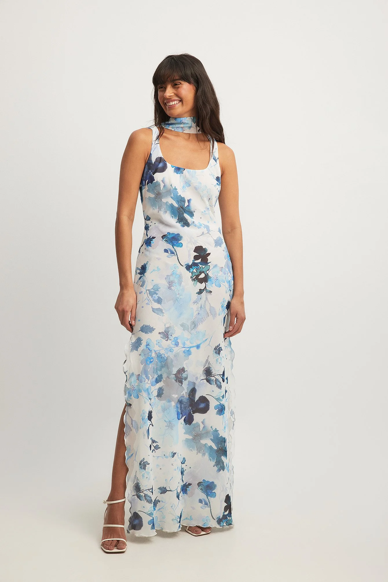 Maxikleid mit Babylock-Saum