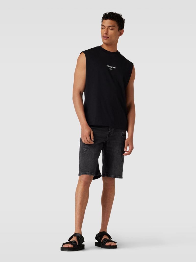 Jeansshorts im Destroyed-Look in schwarz