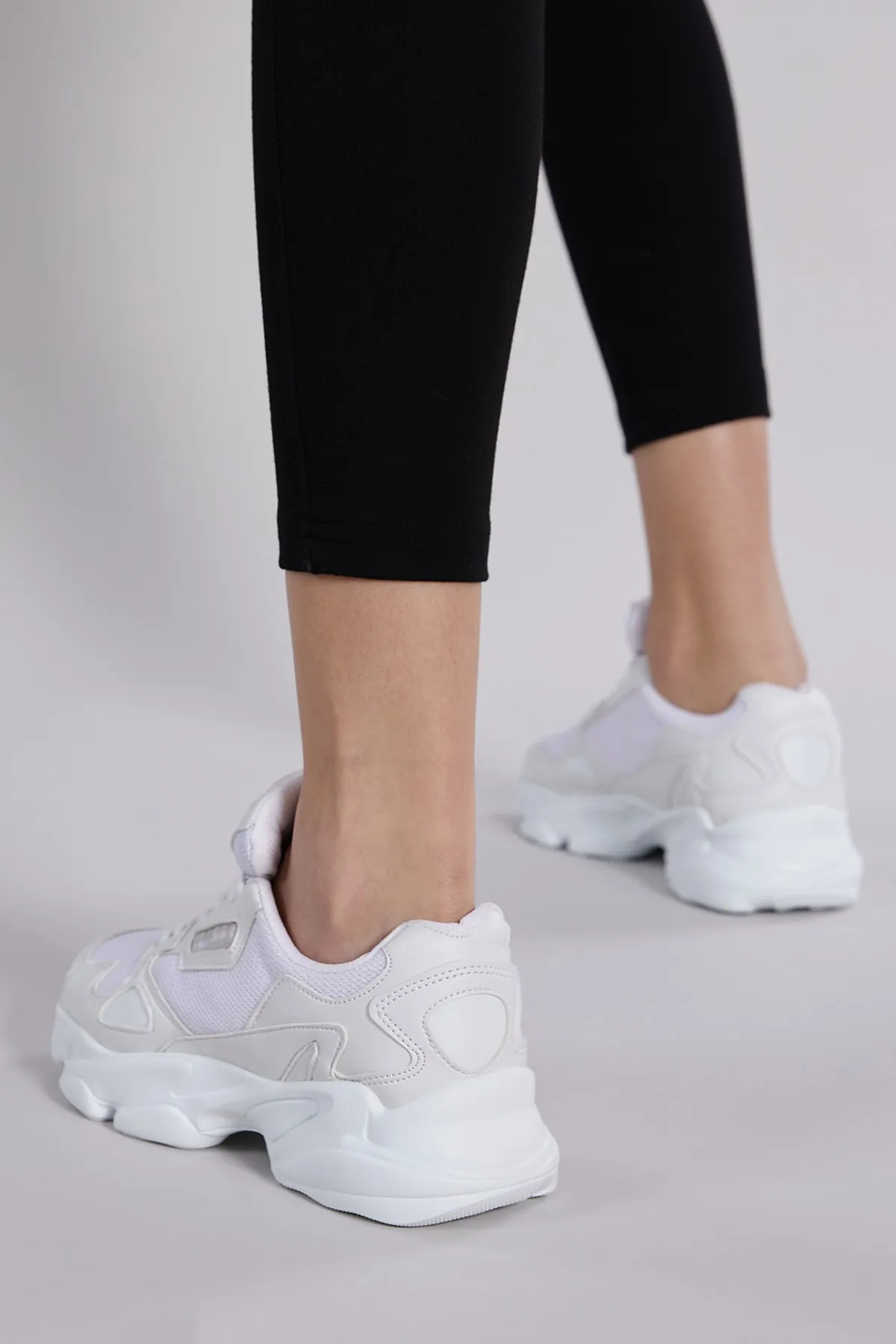 Tonny Black  Weiße Unisex-Sportschuhe Zhr