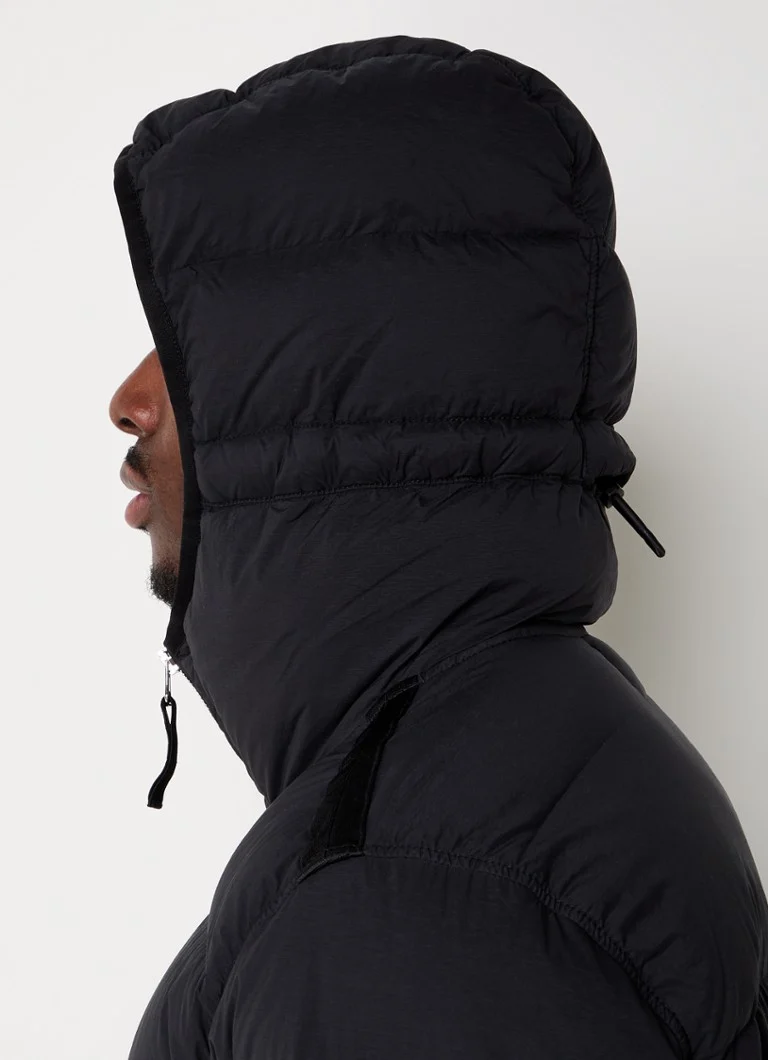 Μπουφάν Stone Island 81154 από πούπουλα με γέμιση από φτερά και τσέπες με φερμουάρ