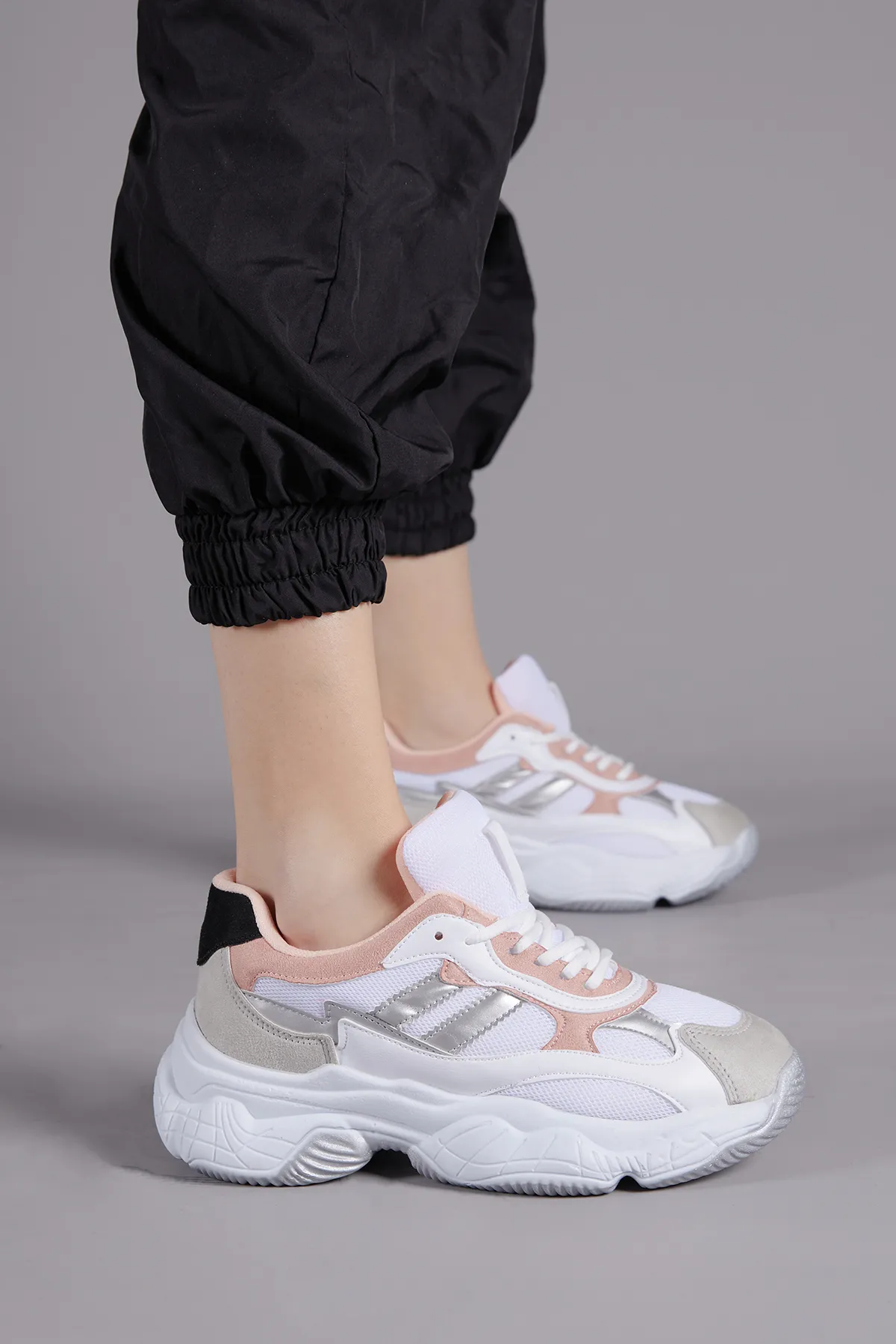 Tonny Black  Weiße Powder-Sportschuhe für Damen Tb246