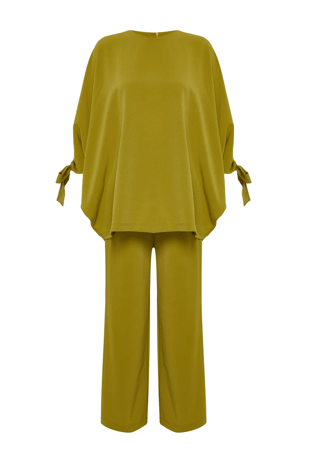 Trendyol Modest  Grünes gewebtes Aerobin-Tunika-Hosen-Set mit Fledermausärmeln TCTSS23US00043
