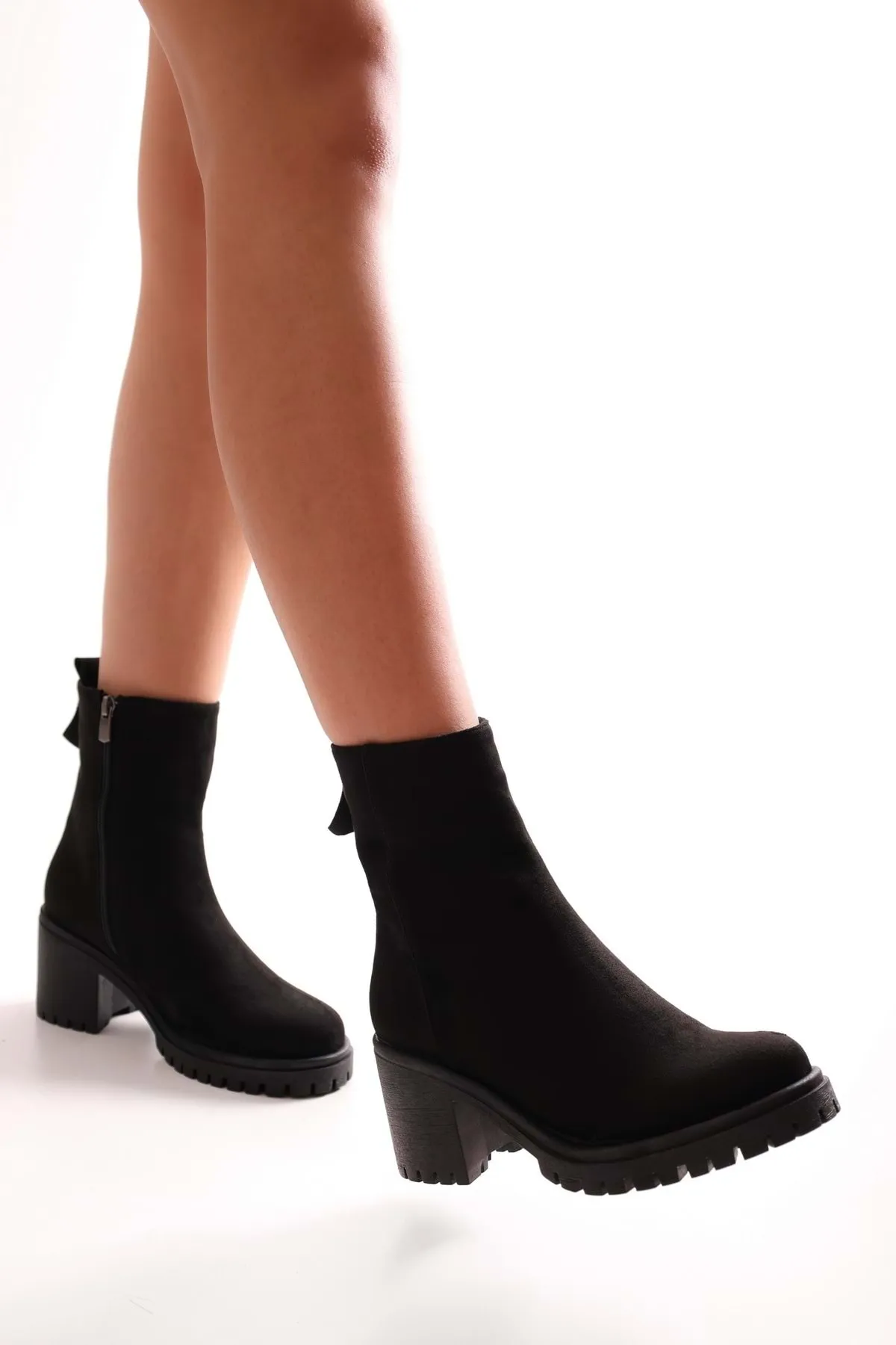 Shoeberry  Damen-Stiefel Marlo aus schwarzem Wildleder. Schwarzes Wildleder