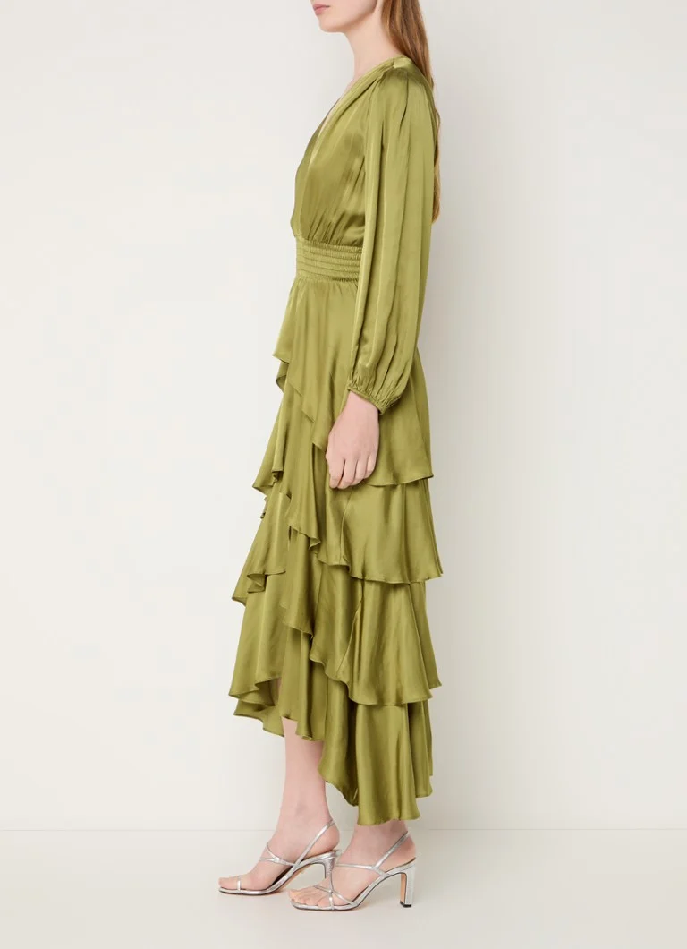 Vestido midi de Maje con pliegues y volantes.