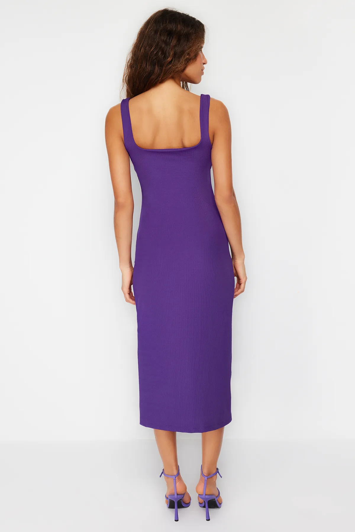 Trendyol Collection  Lila, tailliertes, flexibles Midi-Bleistiftkleid aus Strick mit Riemchen, quadratischem Ausschnitt TWOSS24EL00181