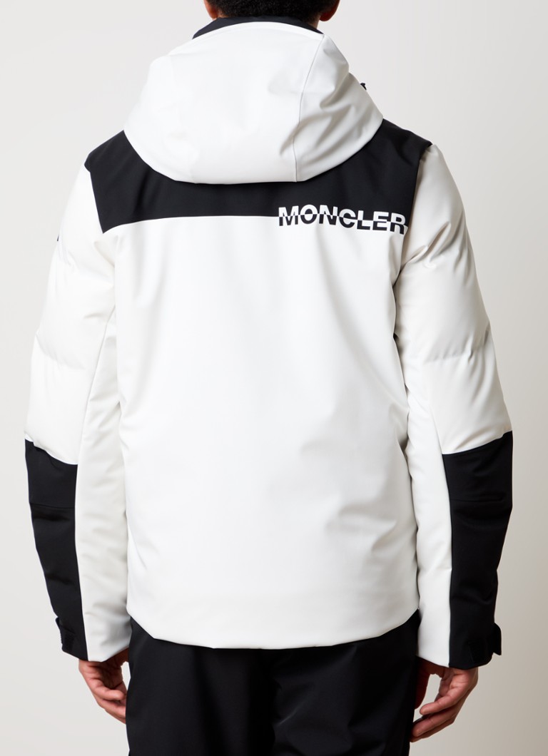 Moncler Curtis -hiihtotakki, jossa logo ja vetoketjutaskut