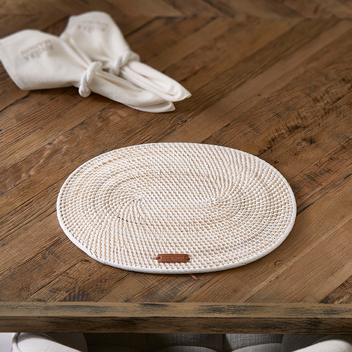 Crystal Bay Tischset oval. geflochtener Untersetzer