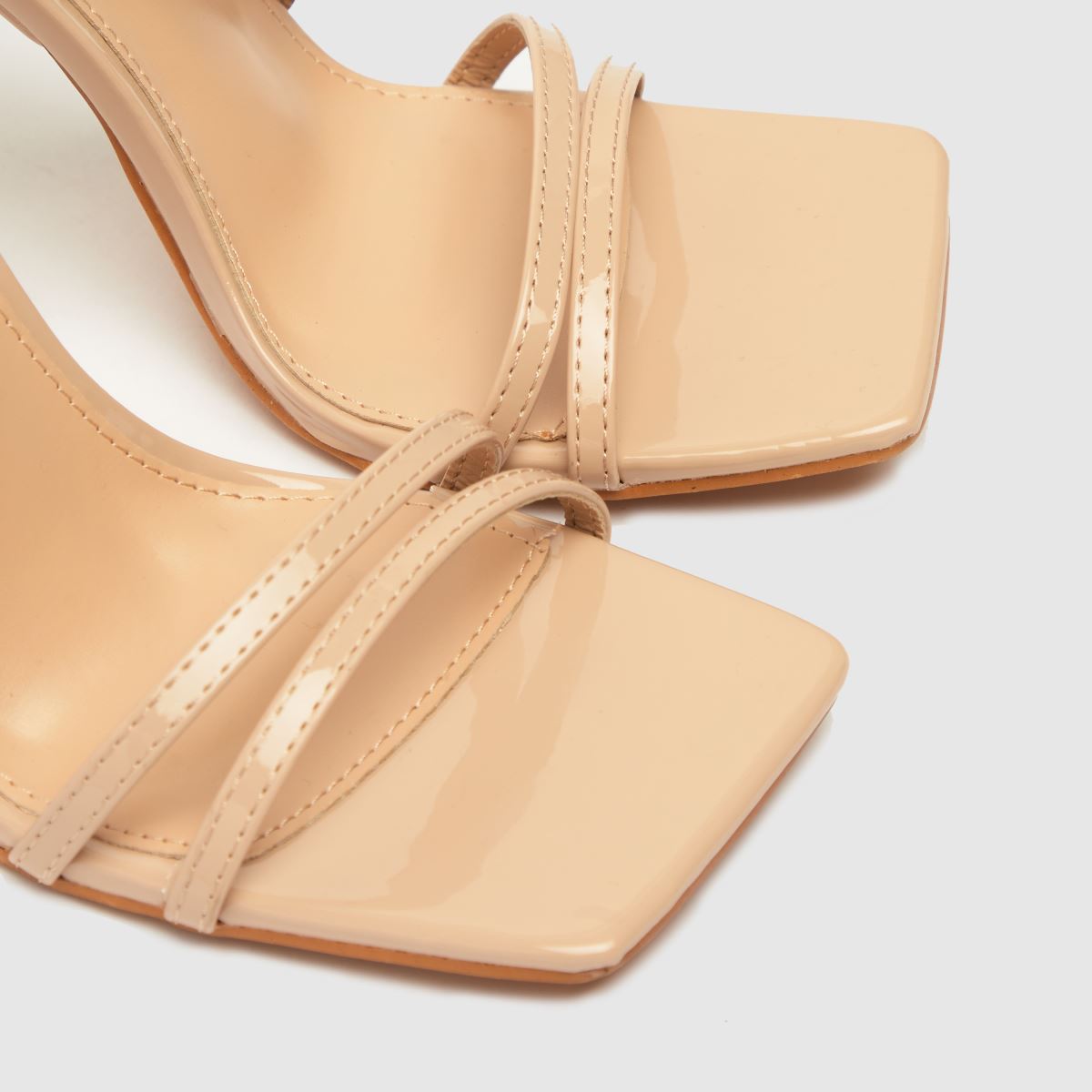 Schuh Santi – Naturfärgade höga klackar med stilettmönster