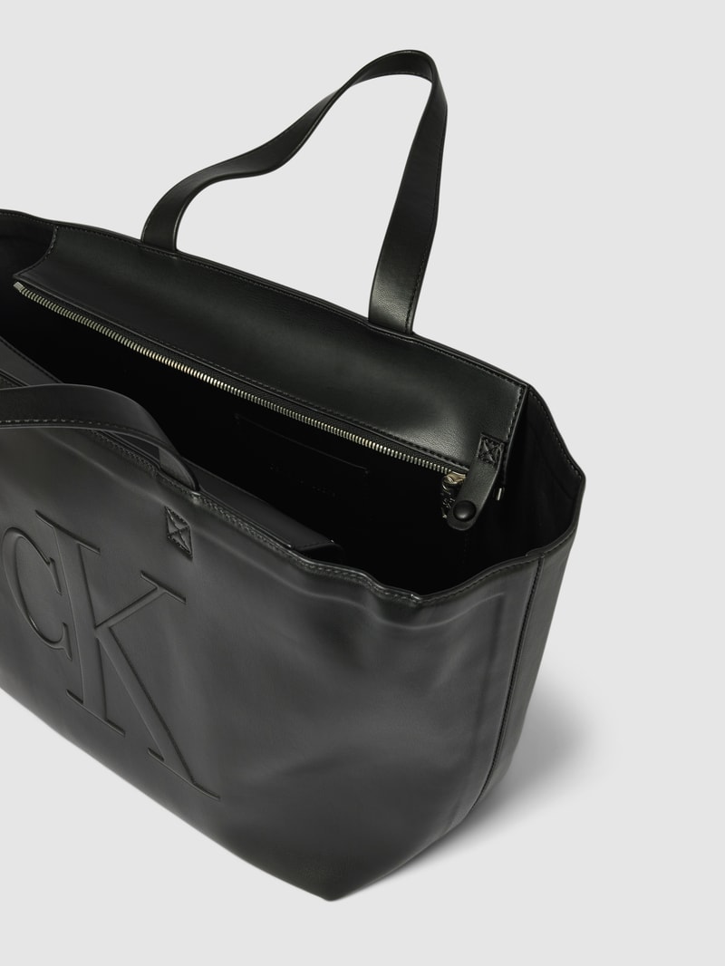 Shopper mit Label-Prägung Modell 'PIPPIN' in schwarz