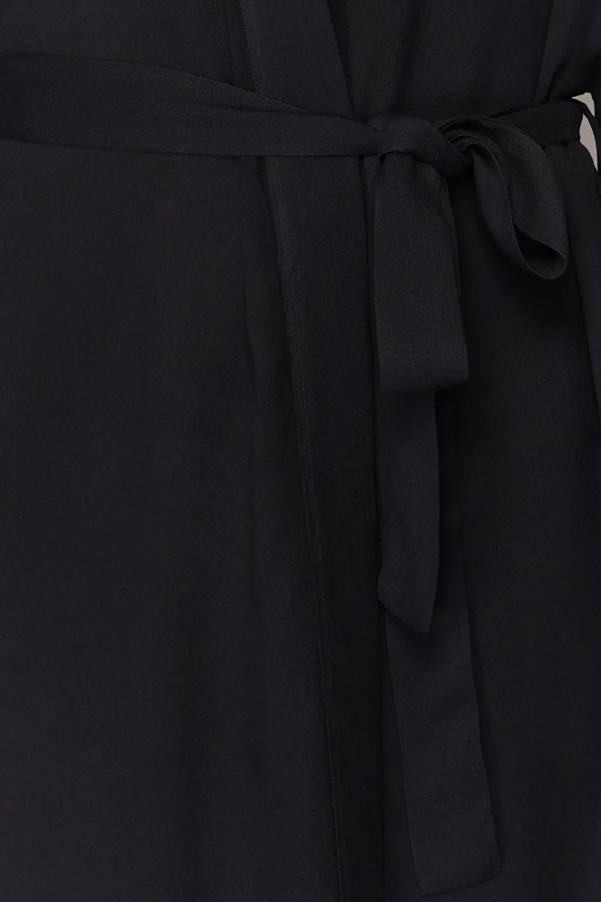 Trendyol Collection  Geometrisch gemusterter, gewebter Maxi-Kimono und Kaftan mit Gürtel TBESS23KM00025