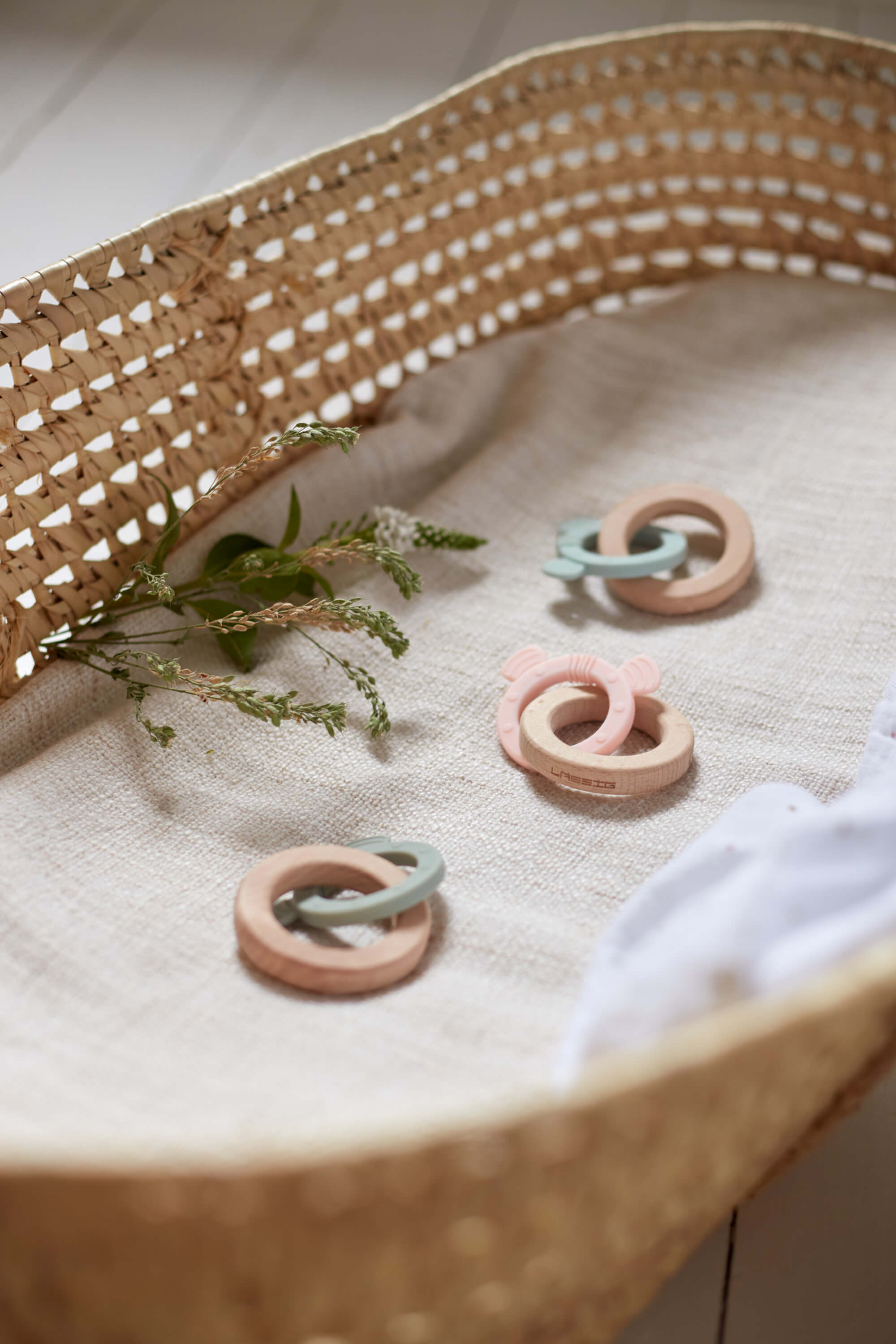 Holz Greifling mit Beißhilfe - Teether, Little Chums Mouse