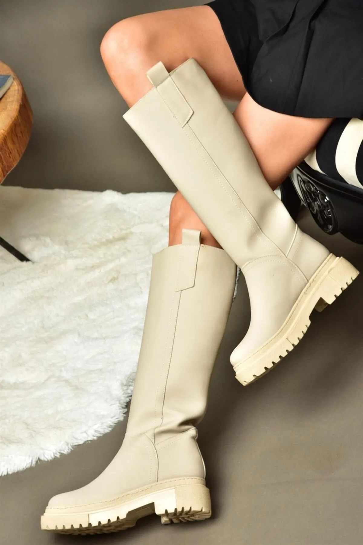 Fox Shoes  R973201109 Beige Damenstiefel mit dicken Sohlen
