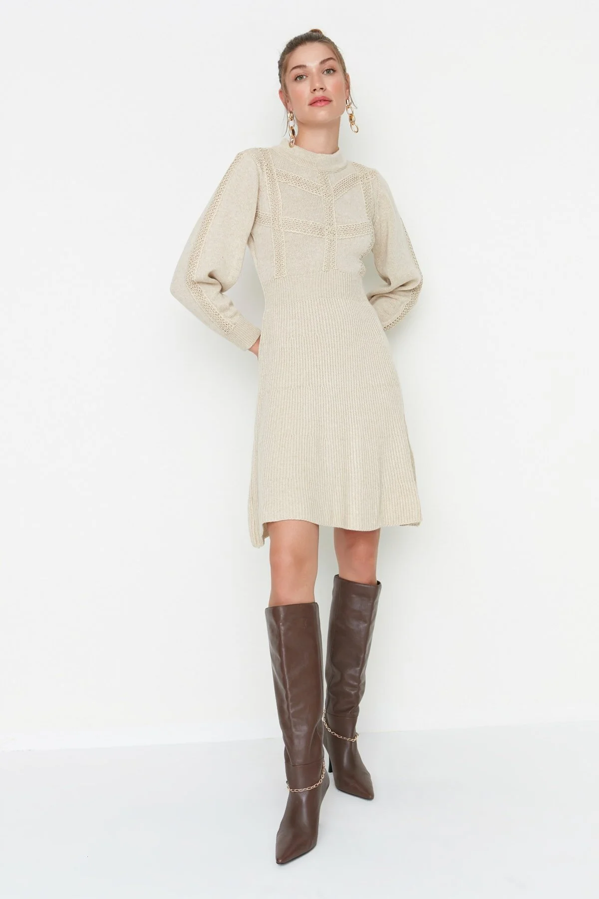 Trendyol Collection  Beigefarbenes Mini-Strickkleid TWOAW22EL0011