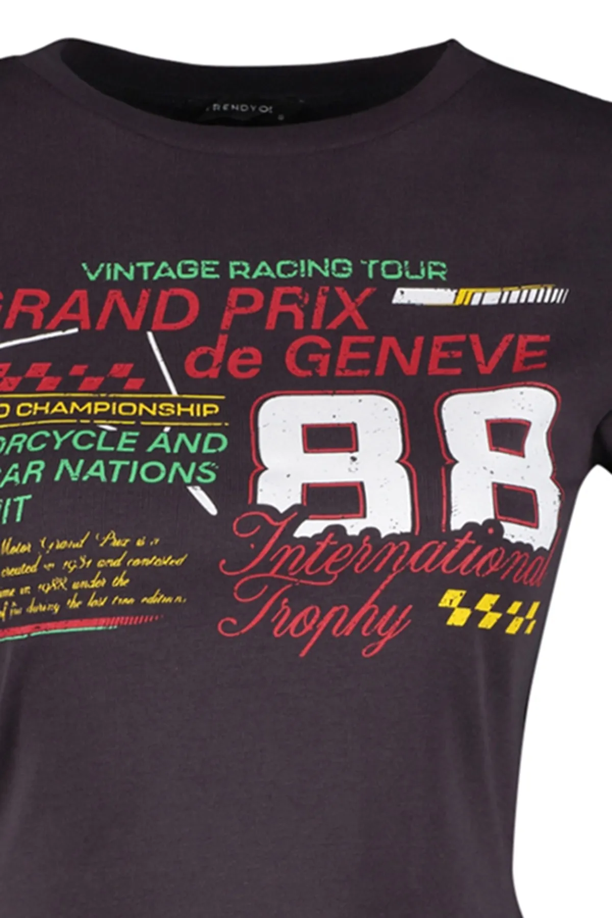Trendyol Collection  Anthrazitfarbenes, figurbetontes, kurzes Strick-T-Shirt aus 100 % Baumwolle mit Slogan-Aufdruck TWOSS23TS00319