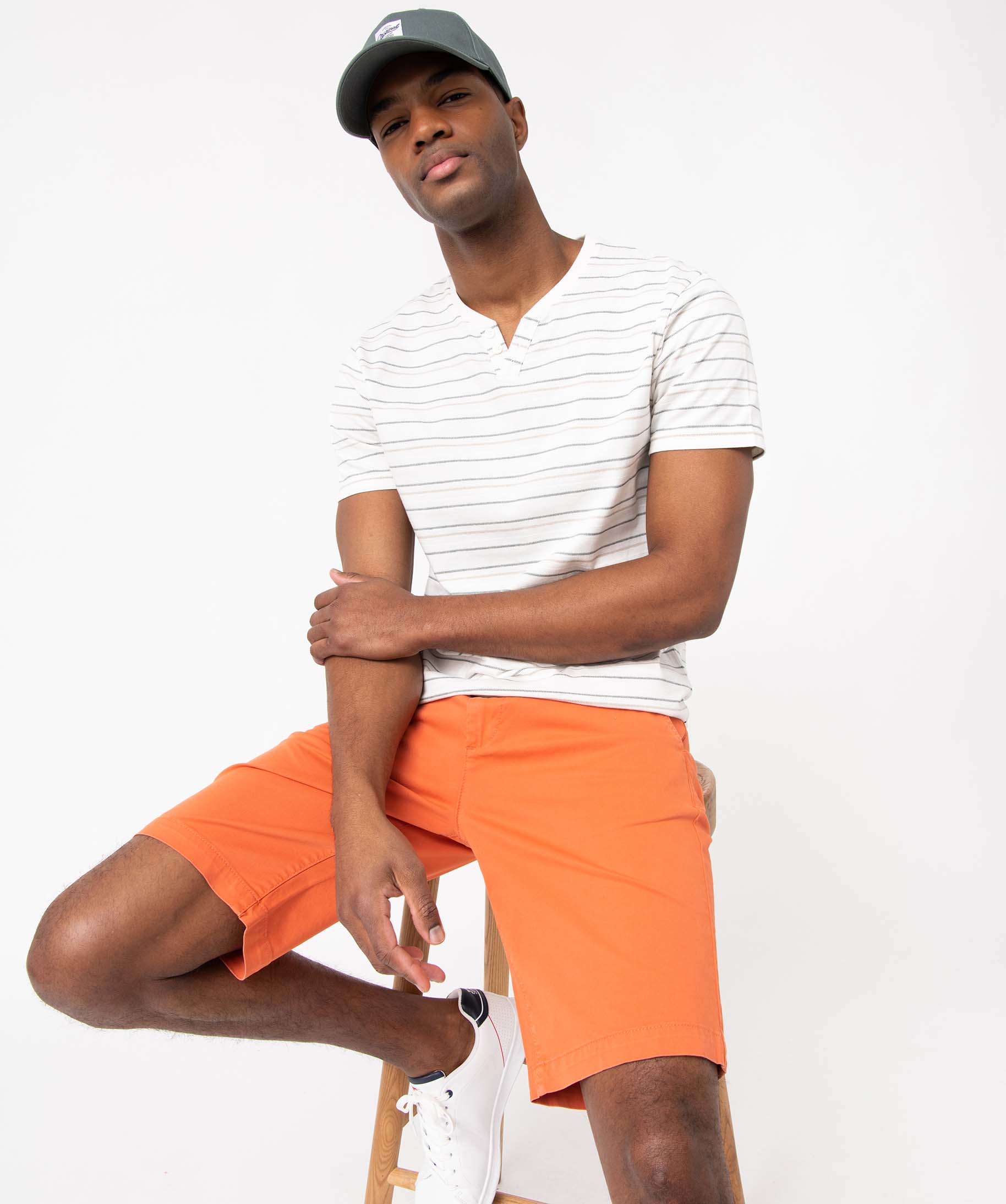 Tee-shirt homme à manches courtes, rayures et col fantaisie ecru | GEMO