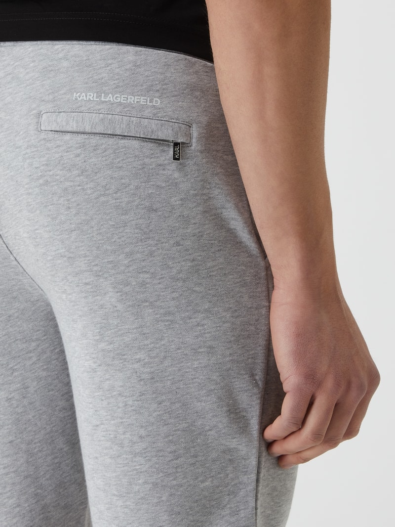 Sweatshorts mit Logo in mittelgrau