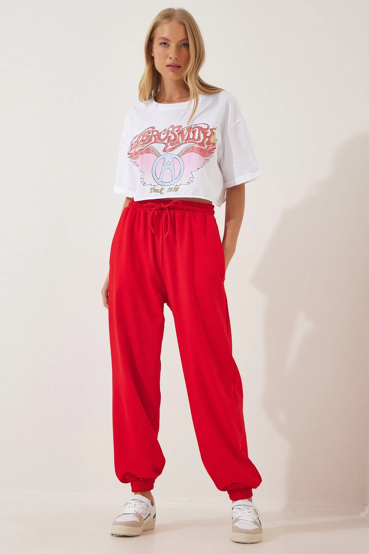 Happiness İstanbul  Rote, lockere Jogginghose für Damen AP00158
