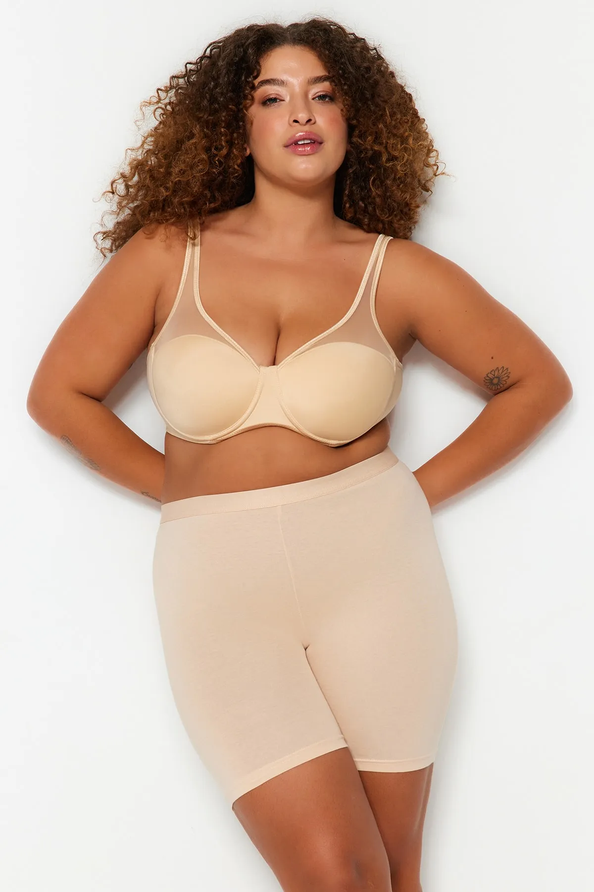 Trendyol Curve  Große Größen in Leggings - Beige - Hoher Bund