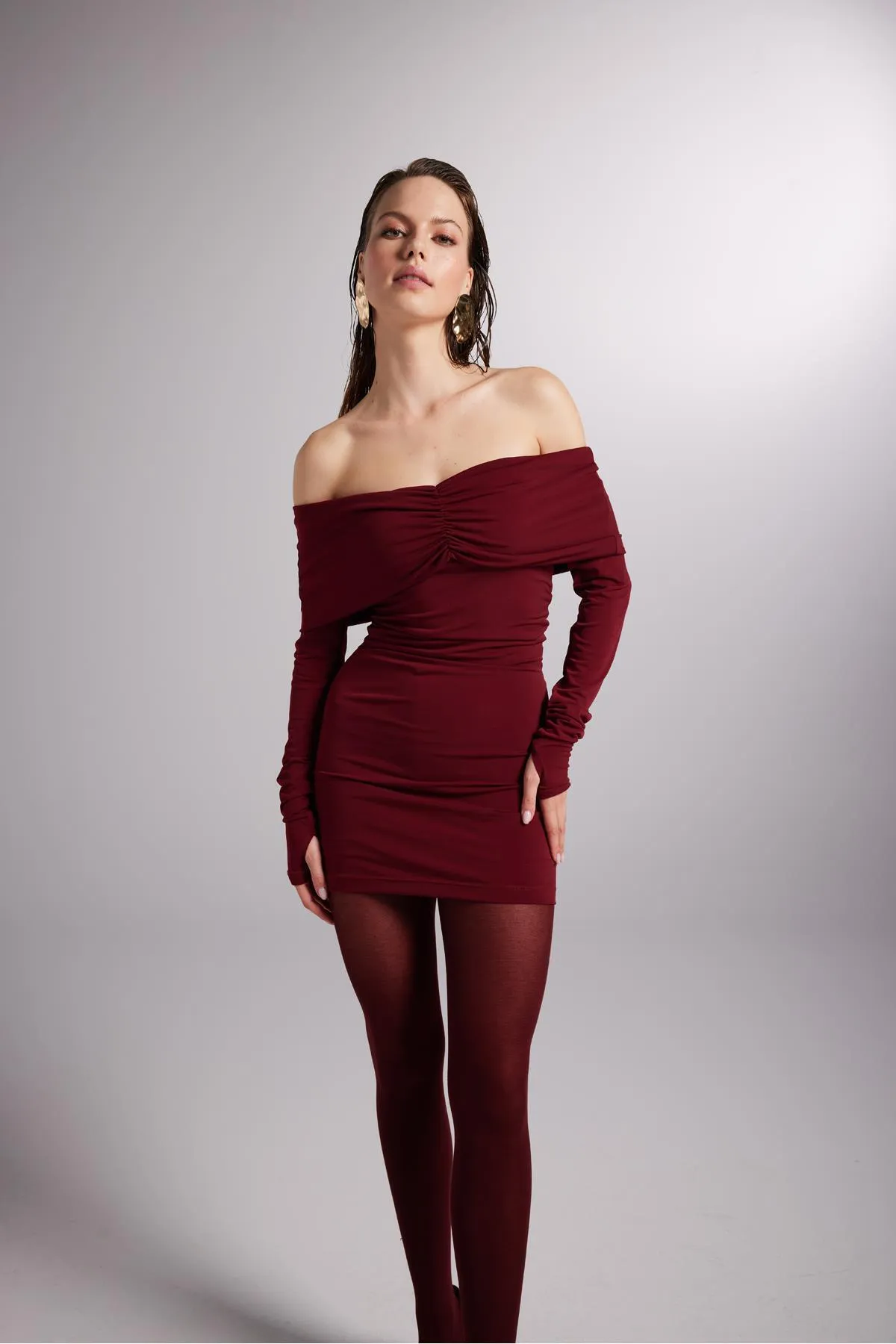 HOLLY LOLLY  Madonna-Kragen gefüttertes Mini-Dreamer-Kleid in Weinrot