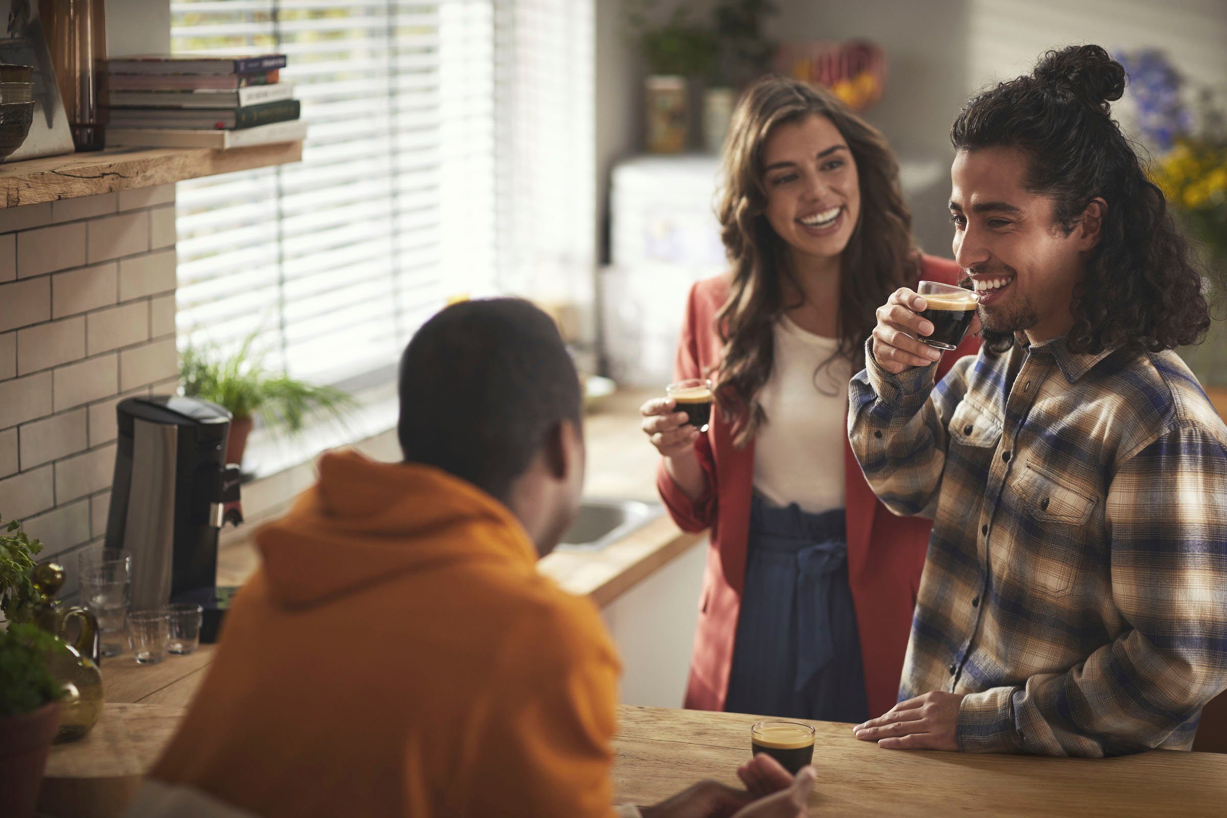 Philips Senseo Kaffeepadmaschine Select CSA240/60, aus 21% recyceltem Plastik, mit 3 Kaffeespezialitäten, Memo-Funktion